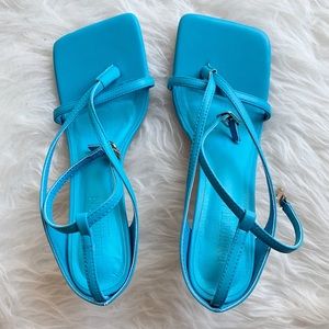 Square Toe sandals in size 39